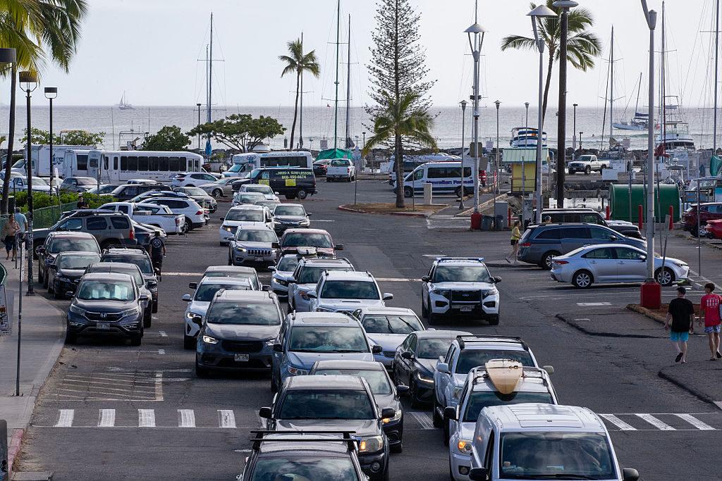 Oprah Opens Her Private Road in Hawaii amid Tsunami Evacuations, Denies Blocking Access as Backlash Brews